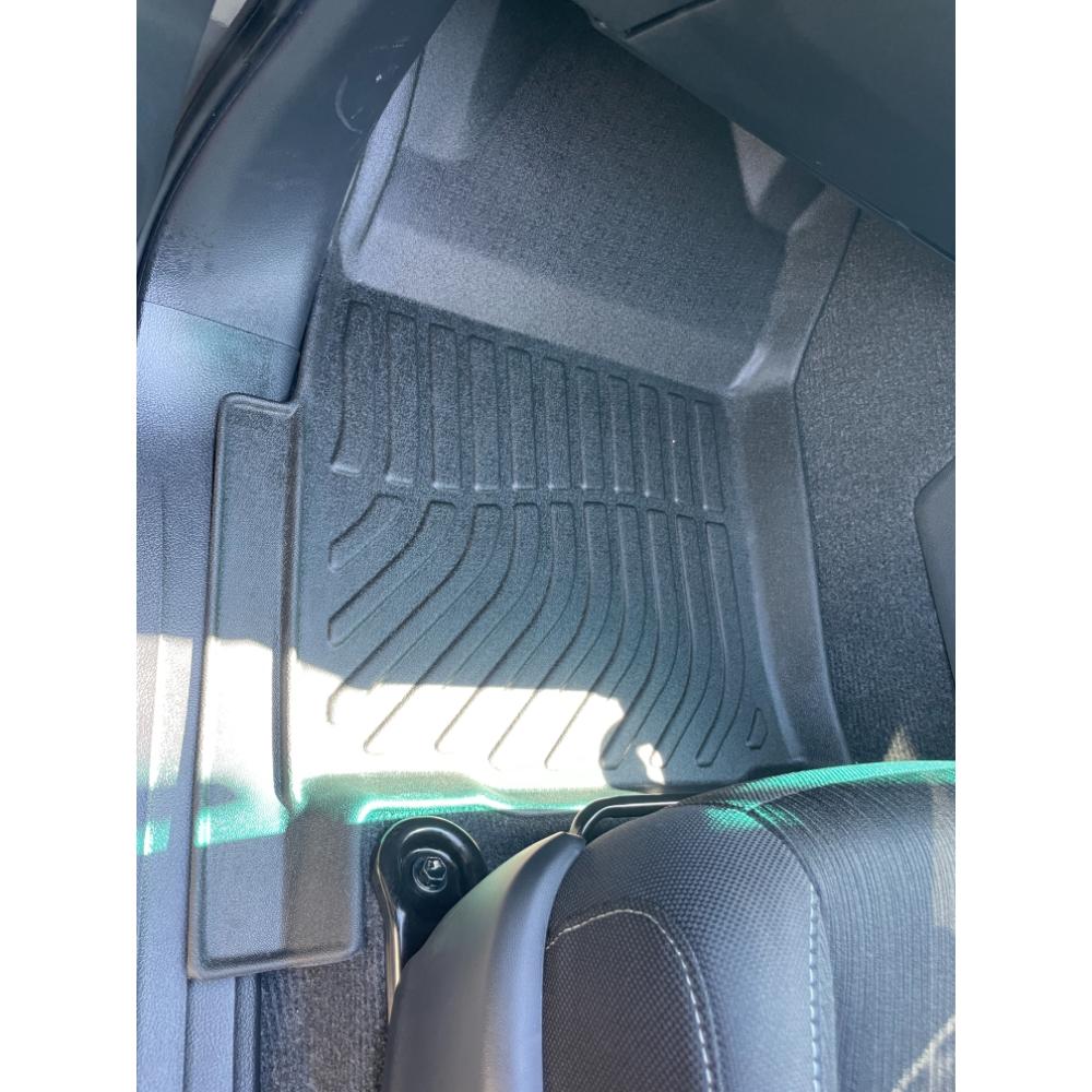 for Toyota Hilux Auto – 2015-2025 – Dual Cab – 3D/5D All Weather Car Floor Mats – Right Hand Drive